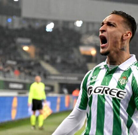 Natan and that message to Antony: Como, Betis tries everything to snatch him from United