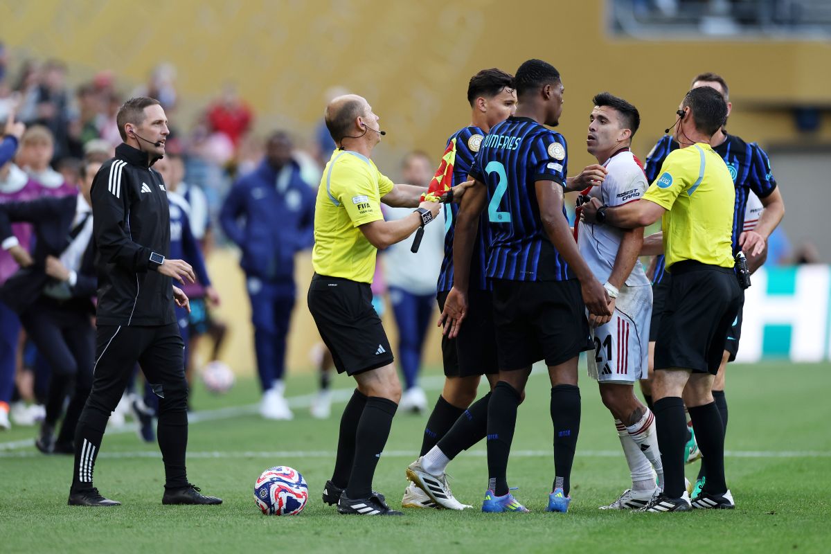 Preview Dumfries Returns for Inter vs River Plate