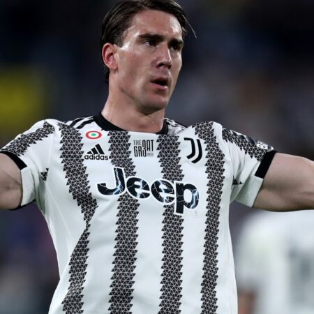 Vlahovic Stand-off Hinders Juventus’s Transfer Market