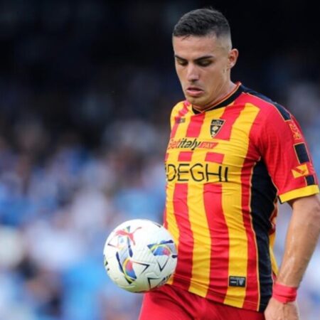 Lecce Greenlights Krstovic’s Move to Leeds; Player’s Decision Awaited