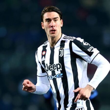 Jonathan David: Goals, Costs, and Comparison with Vlahovic. How He Convinced Juventus