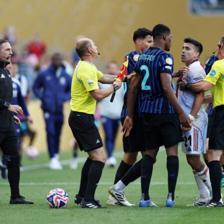 Dumfries and Acuna Clash in Inter vs River Plate: What Happened