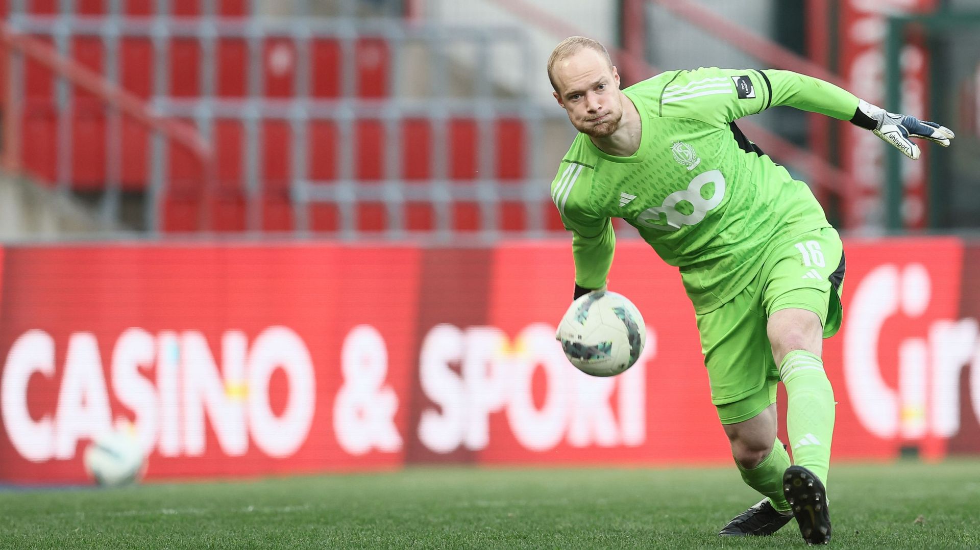 Preview Lille Bolsters Goalkeeping Ranks with Free Transfer Signing of Arnaud Bodart