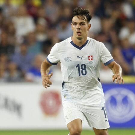 Milan Bids for Ardon Jashari, Player Deal Agreed
