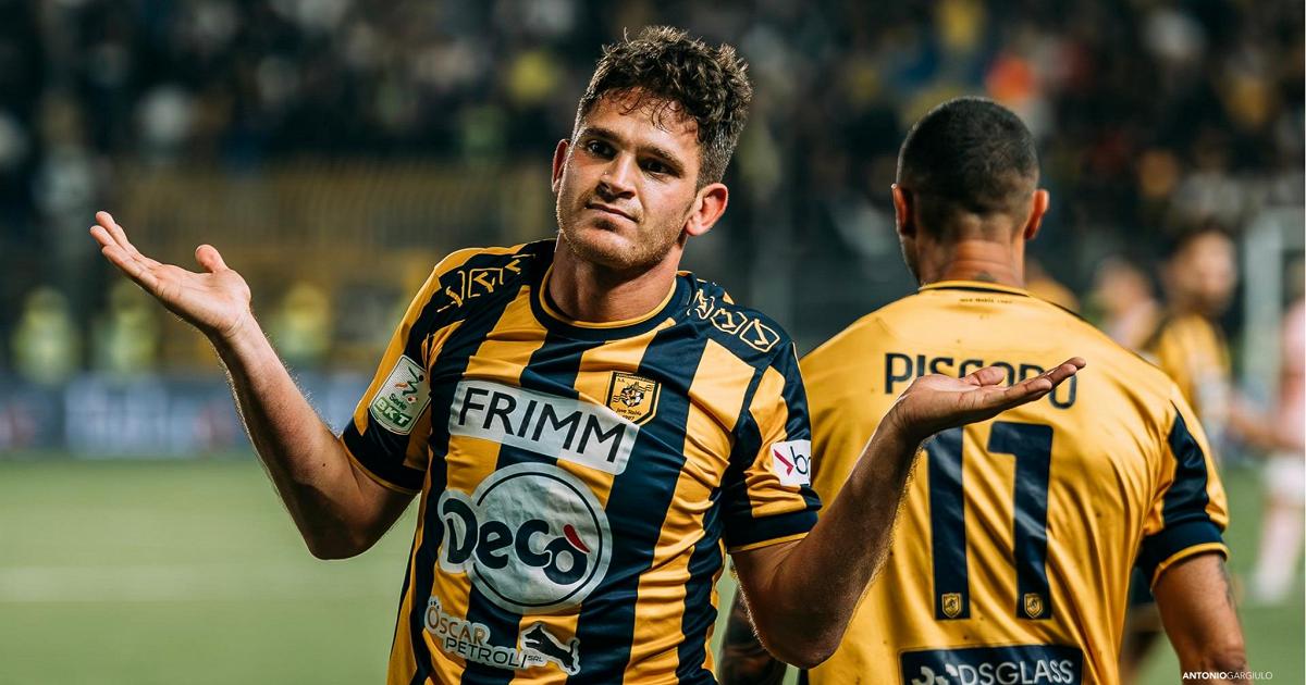 Preview Juve Stabia Enters Race for Free Agent Midfielder Kees de Boer