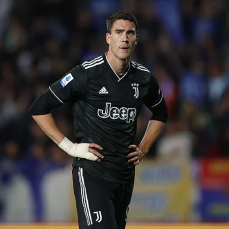 Juventus and Milan Target Strikers: David-Osimhen Boost Attack, Vlahovic’s Future Unclear, Retegui a Reliable Option