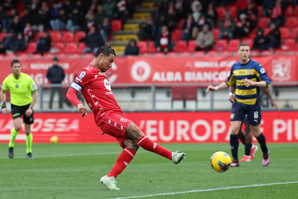 Preview Parma Eyeing Experienced Defender Armando Izzo from Monza