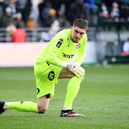Lens Signs French U21 International Goalkeeper Robin Risser