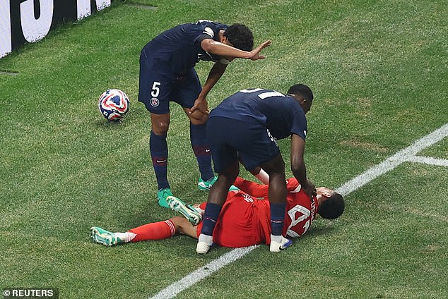 Preview PSG Unstoppable: Beat Bayern 2-0 While Down to 9 Men; Musiala Suffers Shock Injury
