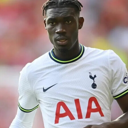 Juve Explores Midfield Reinforcements: Xhaka and Bissouma Targets