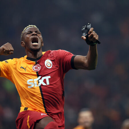 Osimhen’s Contract & High Price Tag: Galatasaray Leads Race as Premier League Clubs Hesitate