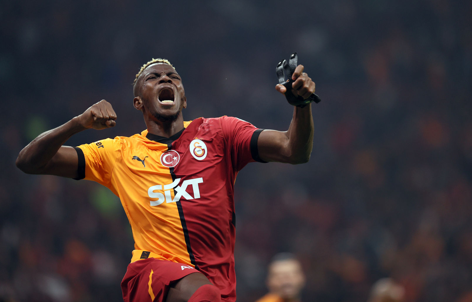 Preview Osimhen’s Contract & High Price Tag: Galatasaray Leads Race as Premier League Clubs Hesitate