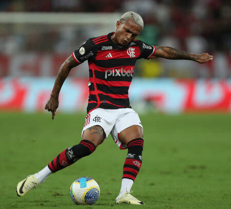Roma Closes In on Wesley, Milan’s Bid Fails; Ferguson Deal Also Nearing Completion