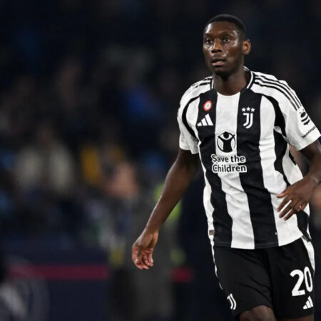 Juventus Pursues Sancho Amidst Kolo Muani Transfer Battle