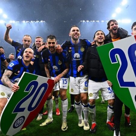 Lotta Scudetto: Il Napoli Tenta la Fuga, Problemi per Juventus, Inter, Milan e Roma