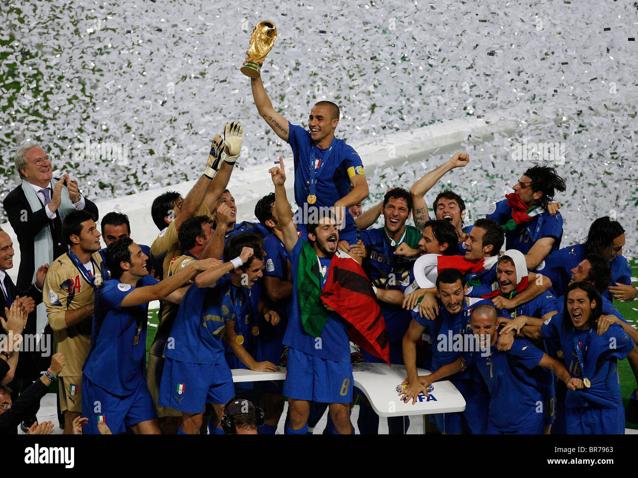 Preview Cannavaro verso l’Uzbekistan: il campione del mondo 2006 vicino alla panchina per i Mondiali 2026