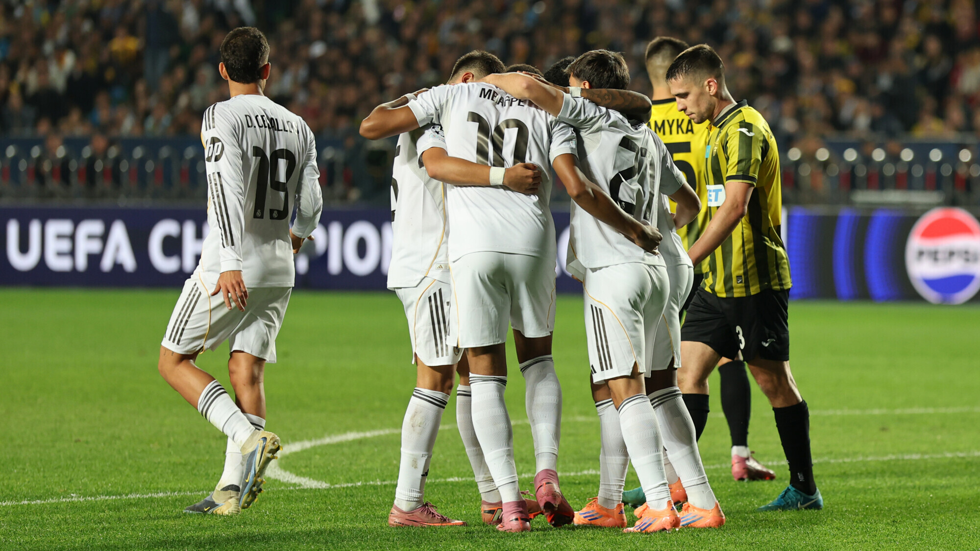 Preview Mbappé Injury Scare: Real Madrid and France Anxious Over Star Forward’s Ankle