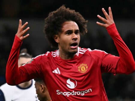 AS Roma Eyes Joshua Zirkzee for January Loan