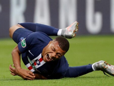 Mbappé Out: Ankle Injury Forces Return to Madrid