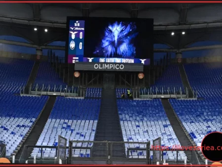 Lazio-Parma: Una Maglia della Roma Fa Capolino in Tribuna Tevere