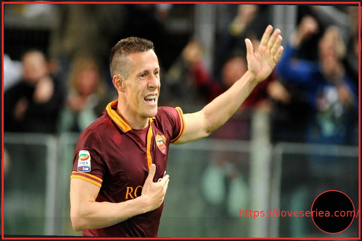 Preview Totti Signs Another Year, Zeman Open to Primavera Role, Taddei Extends Until 2014