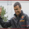 Accadde oggi –  Ufficiale Luis Enrique. Mourinho: “Io spingo i giocatori al limite”. De Rossi: “Se la Roma può privarsi di me? Discorso ampio”